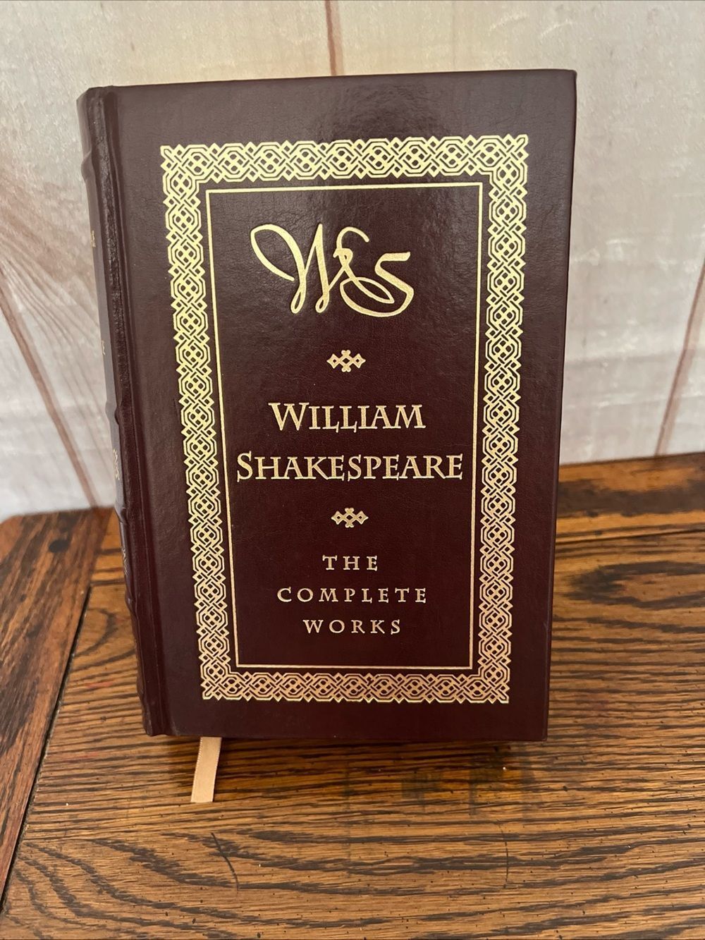 William Shakespeare The Complete Works - Burgundy Hardcover